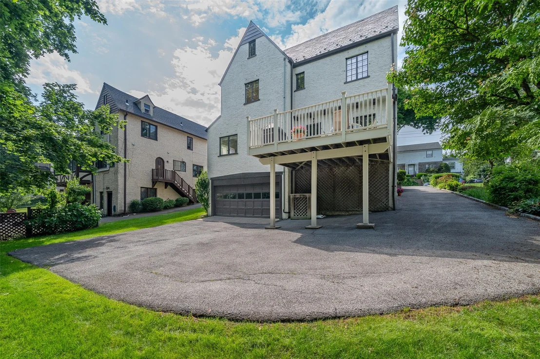 Photo of 44 Parkview Drive