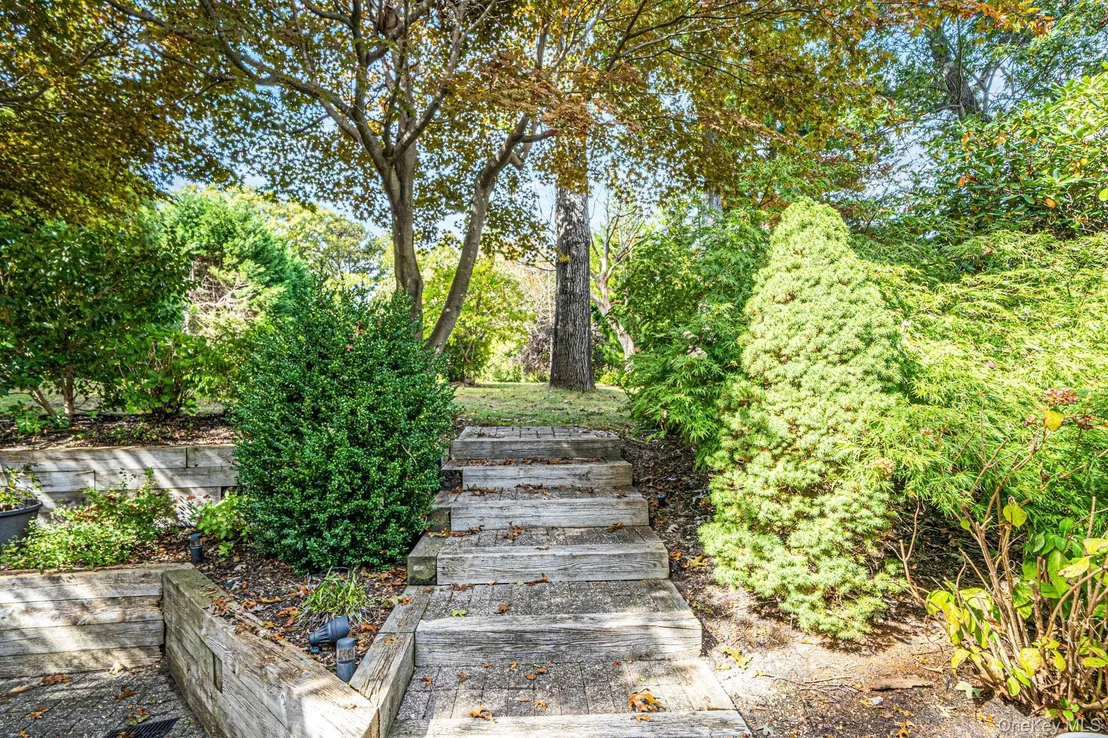 Photo of 6 Wyandanch Boulevard