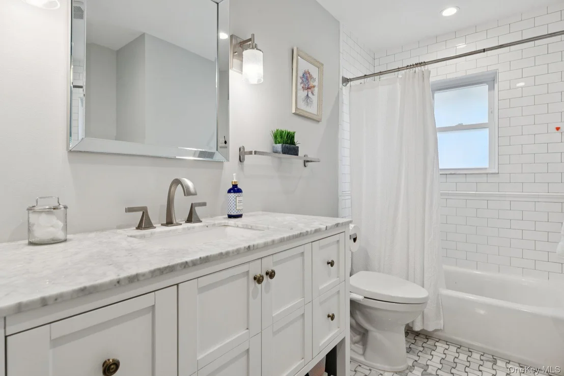 Photo of 15 Wayland Road