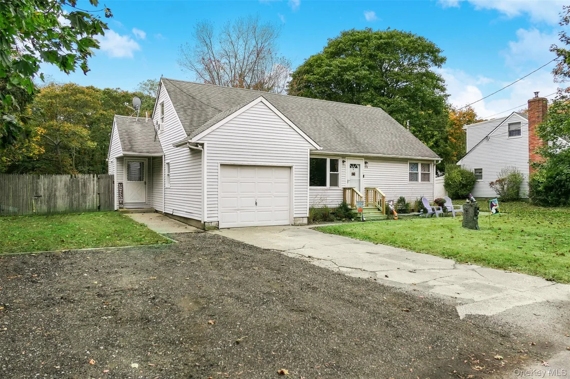 Photo of 118 Hedges Avenue