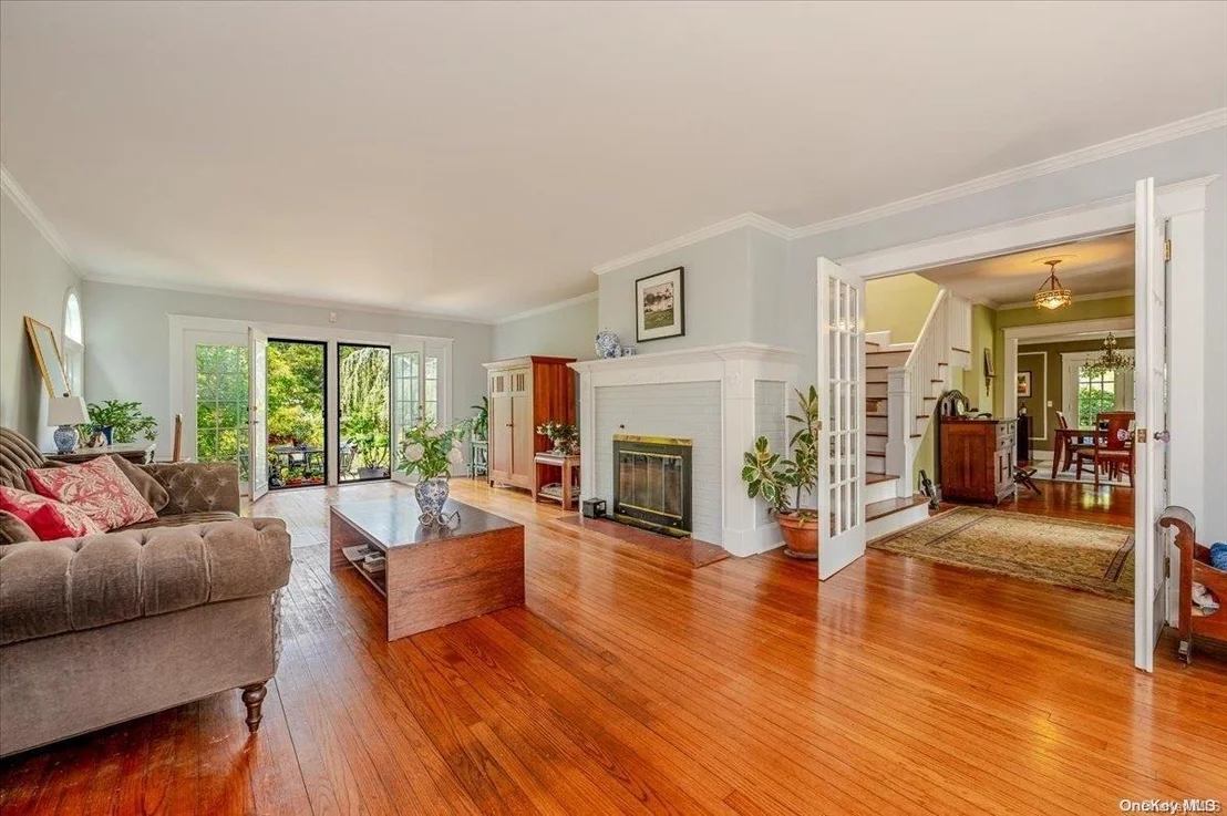 Photo of 238 Bay Avenue