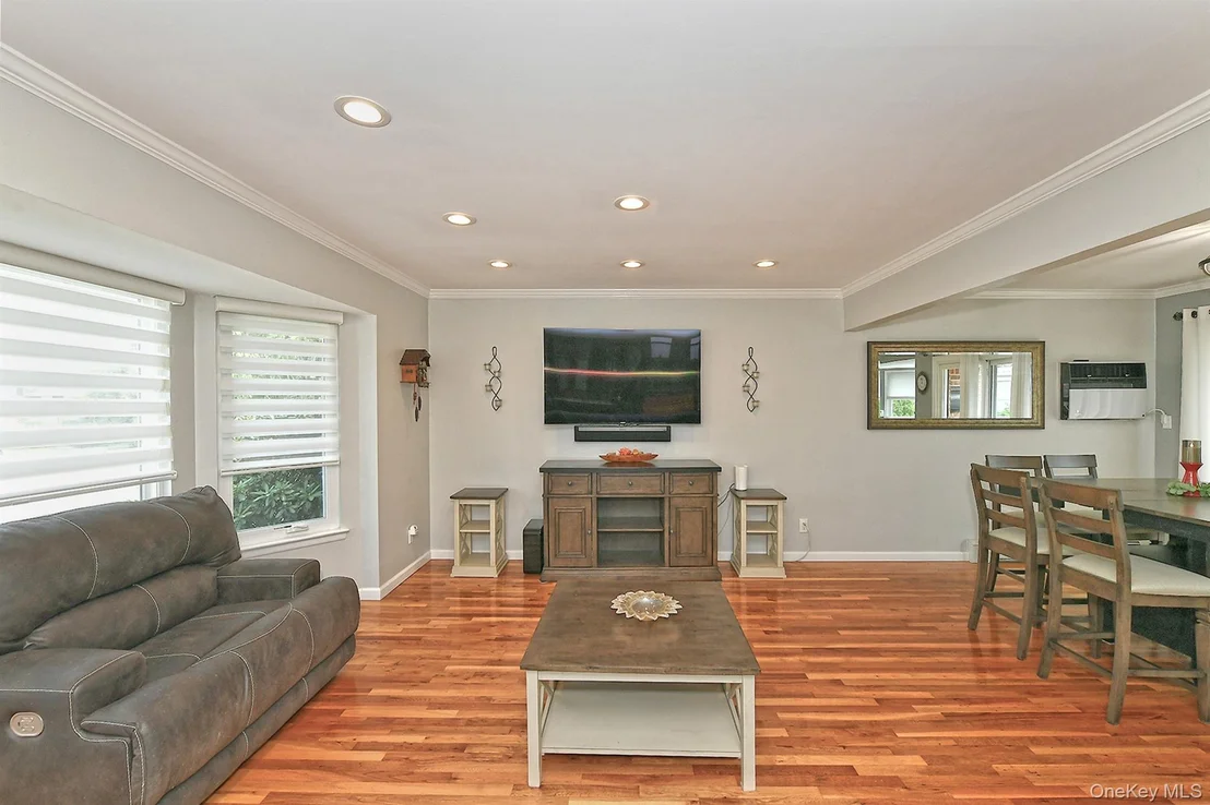 Photo of 4039 Hahn Avenue