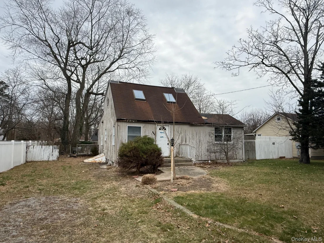 Photo of 184 Bayview Drive
