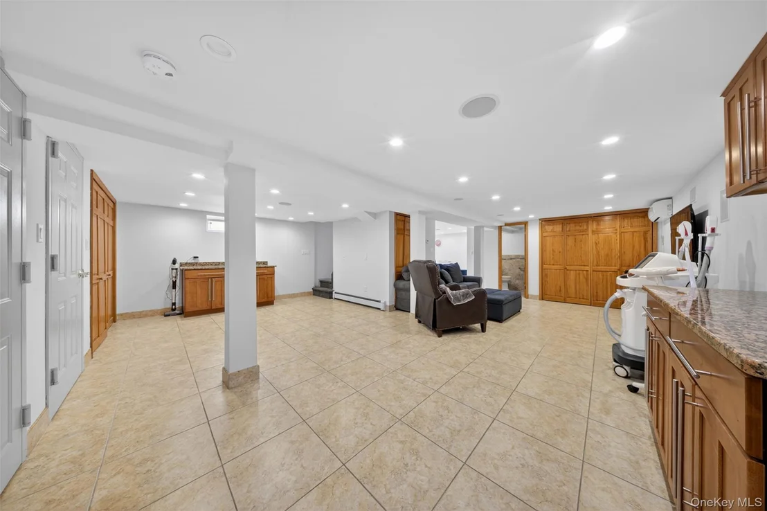 Photo of 162-11 12th Road