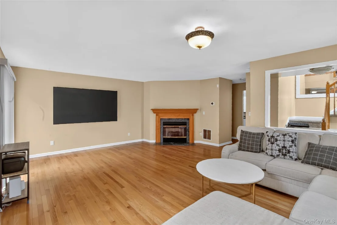 Photo of 115 Delafield Lane