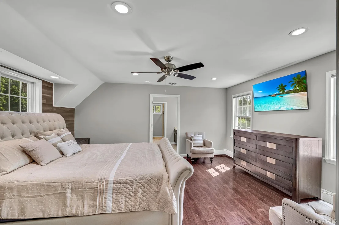 Photo of 176 Beverly Road