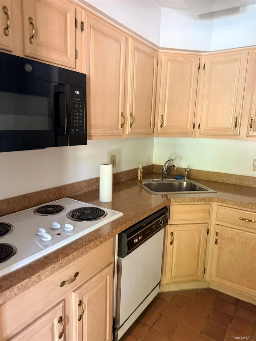 Photo of 611 Pondside Drive