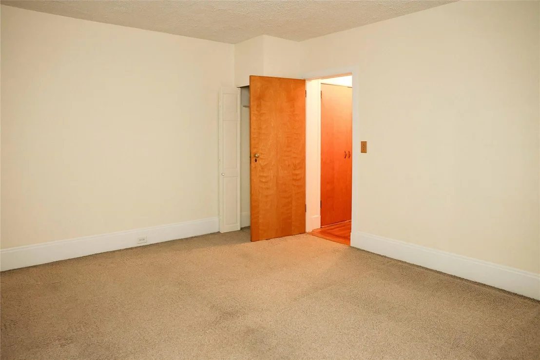 Photo of Unit 1A at 808 Bronx River Road