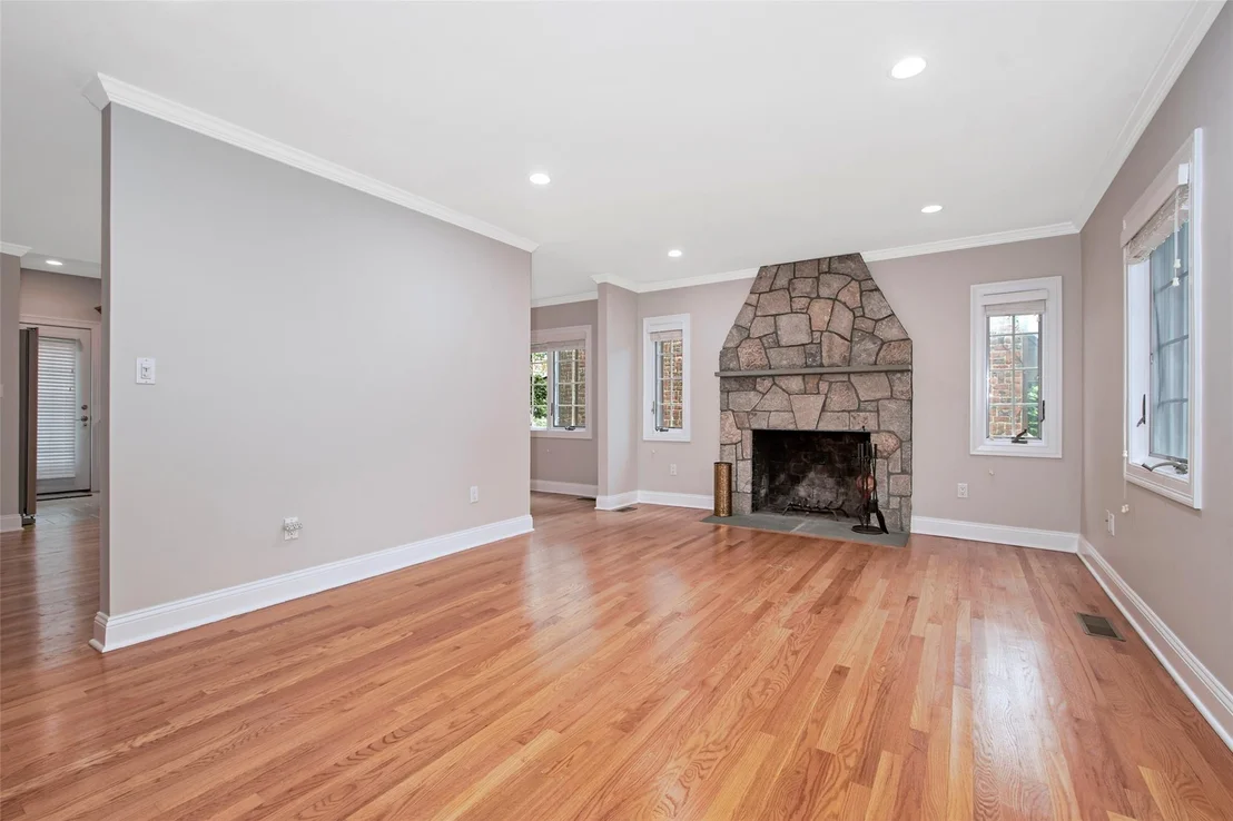 Photo of 37 Myrtle Boulevard