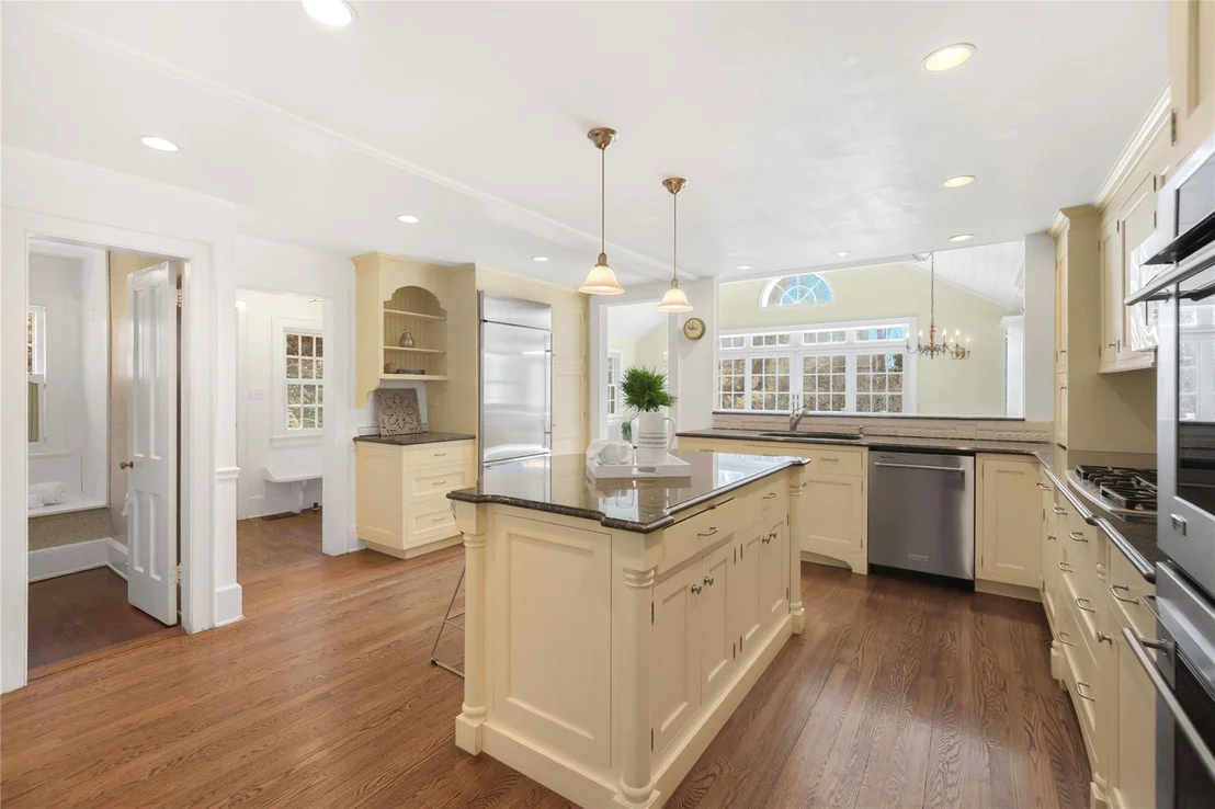 Photo of 10 Whippoorwill Road