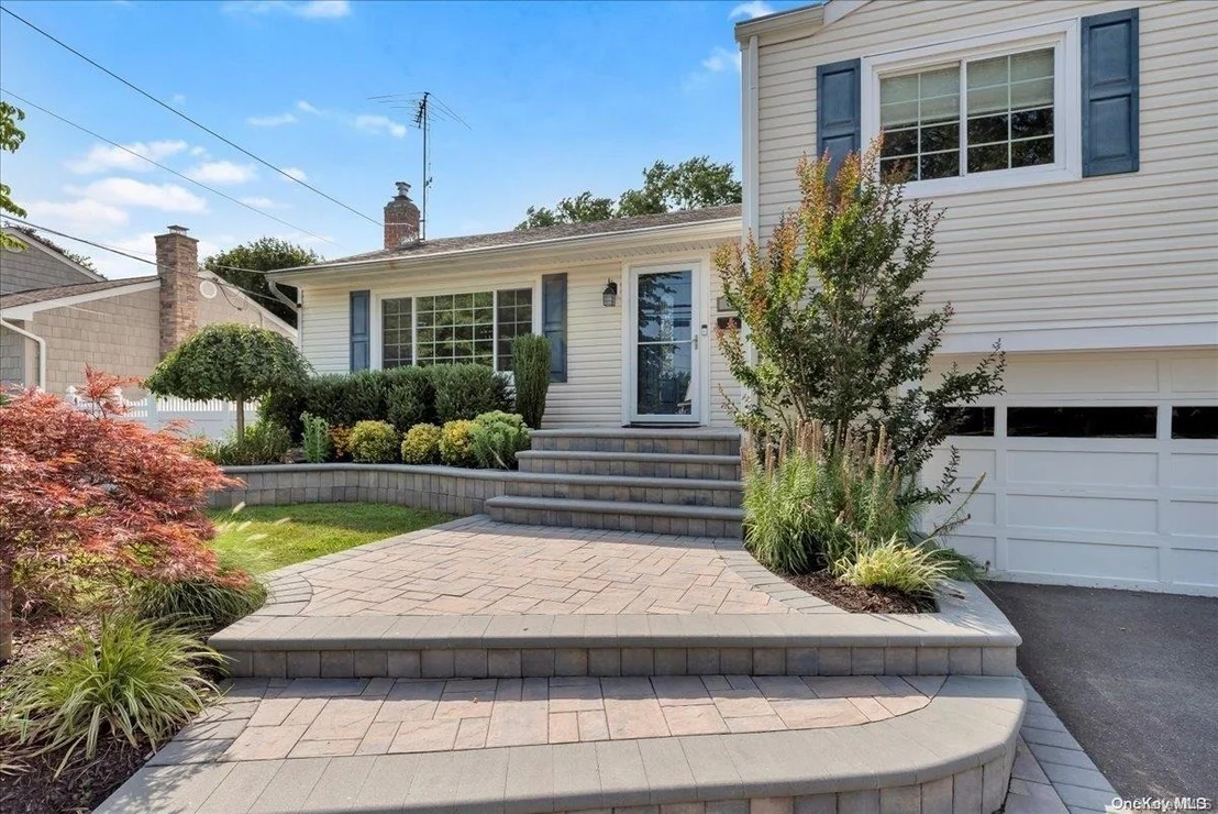 Photo of 67 Farmers Avenue