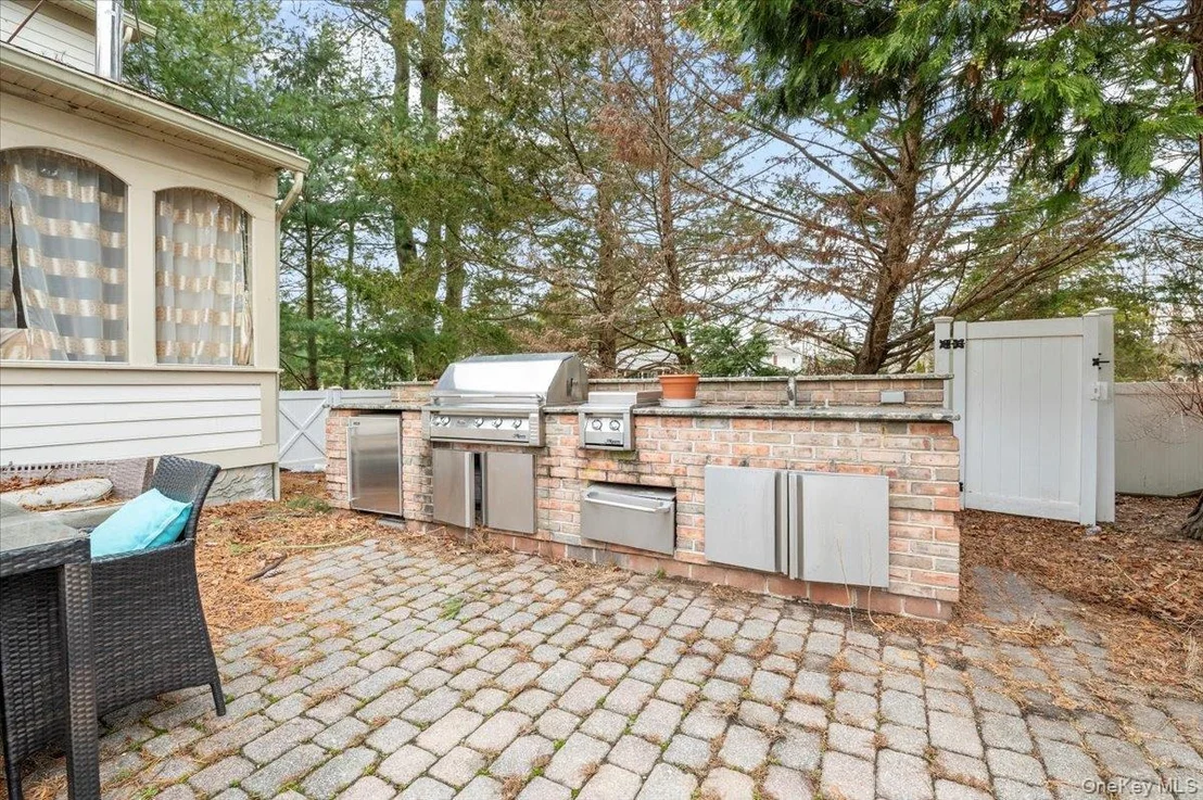 Photo of 21 Astor Avenue