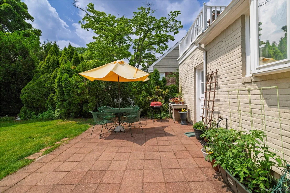 Photo of 21 Maple Street