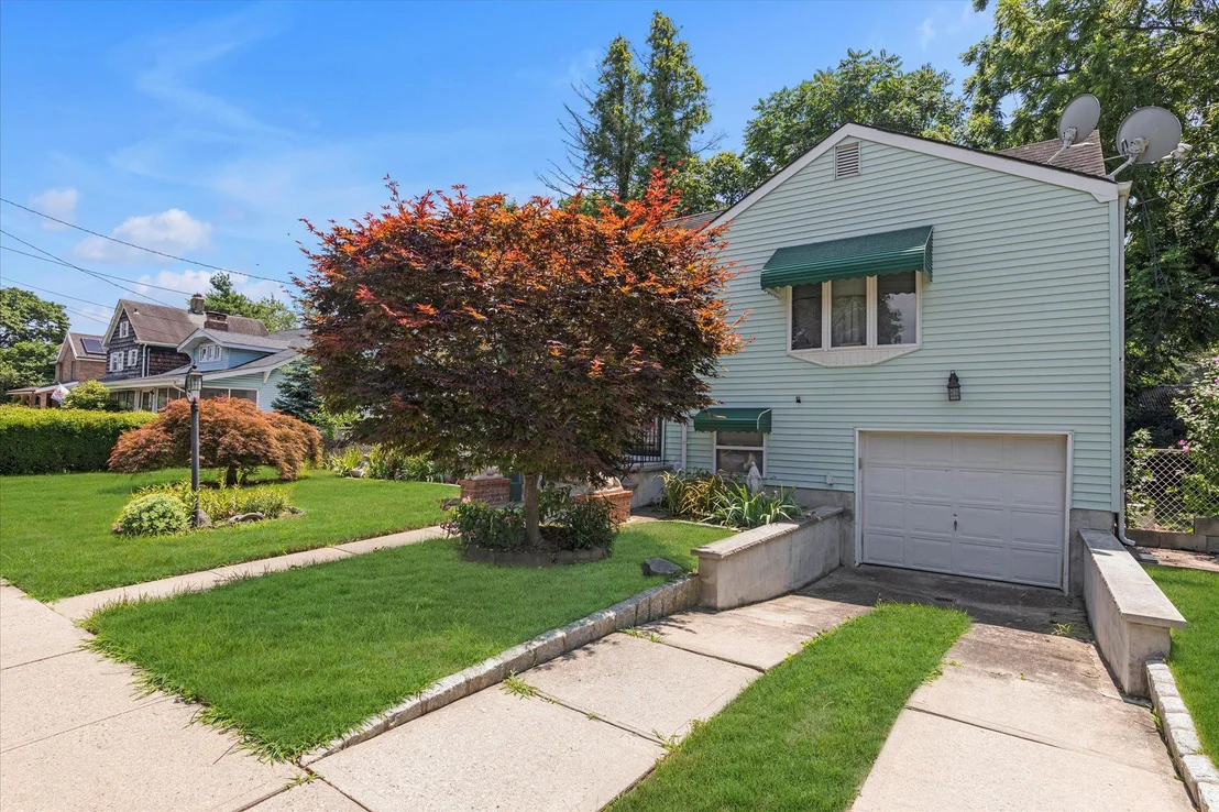 Photo of 920 Clinton Place