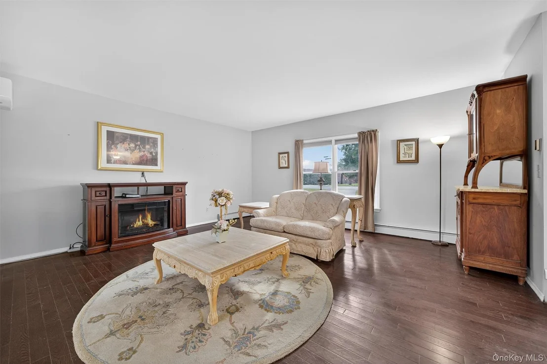 Photo of 120 Pine Tree Road