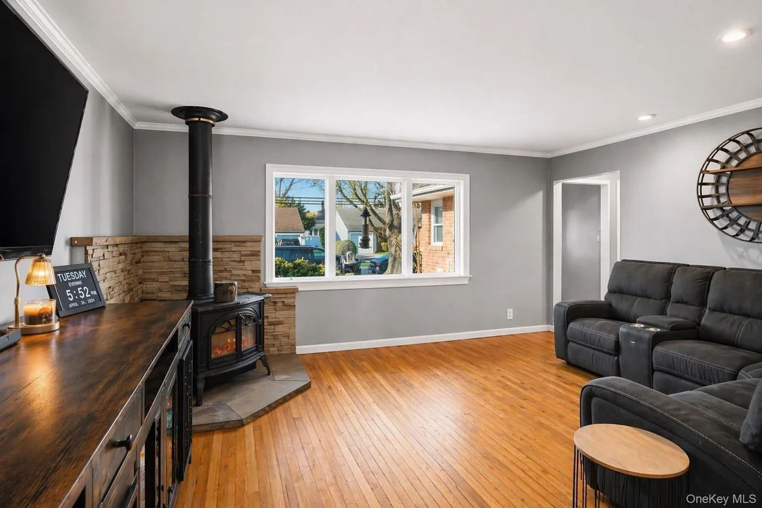 Photo of 2489 Eileen Road