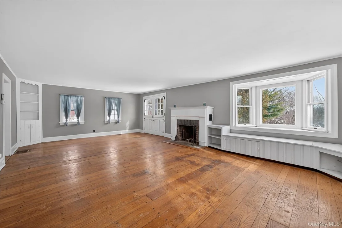 Photo of 74 Onderdonk Road