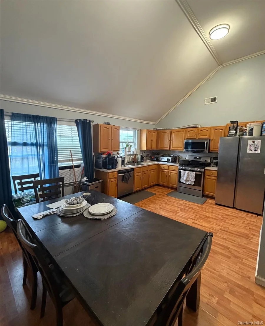 Photo of 83 3rd Avenue
