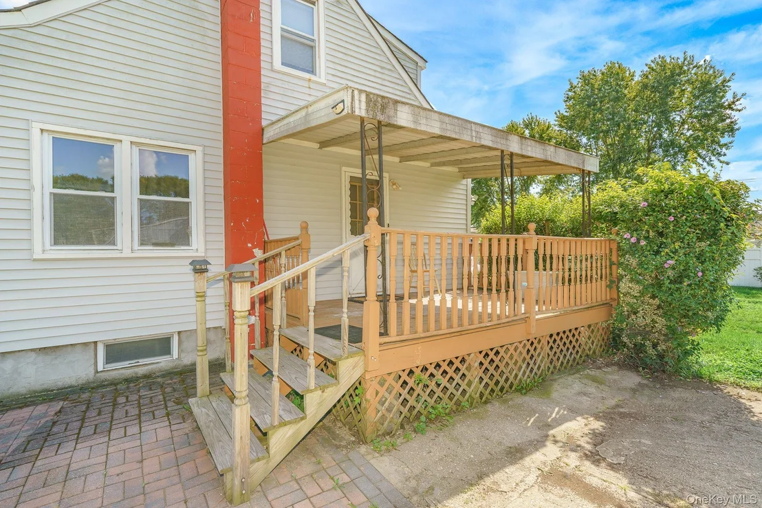 Photo of 214 Root Avenue