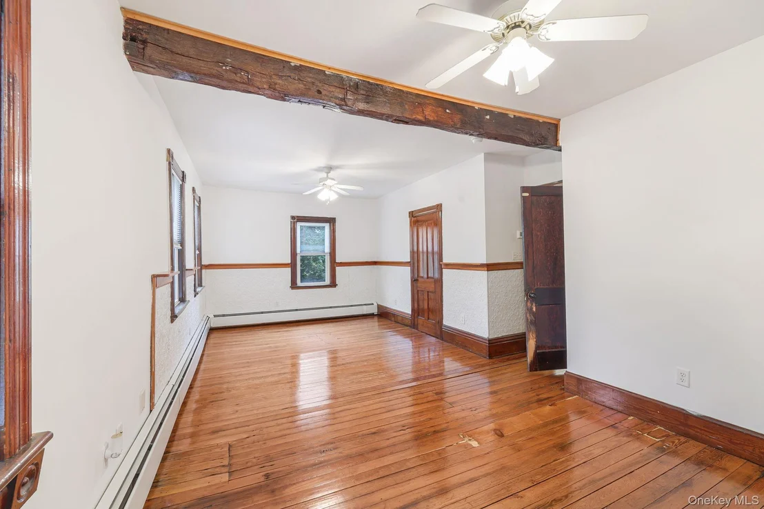 Photo of 708 Burlingham Road