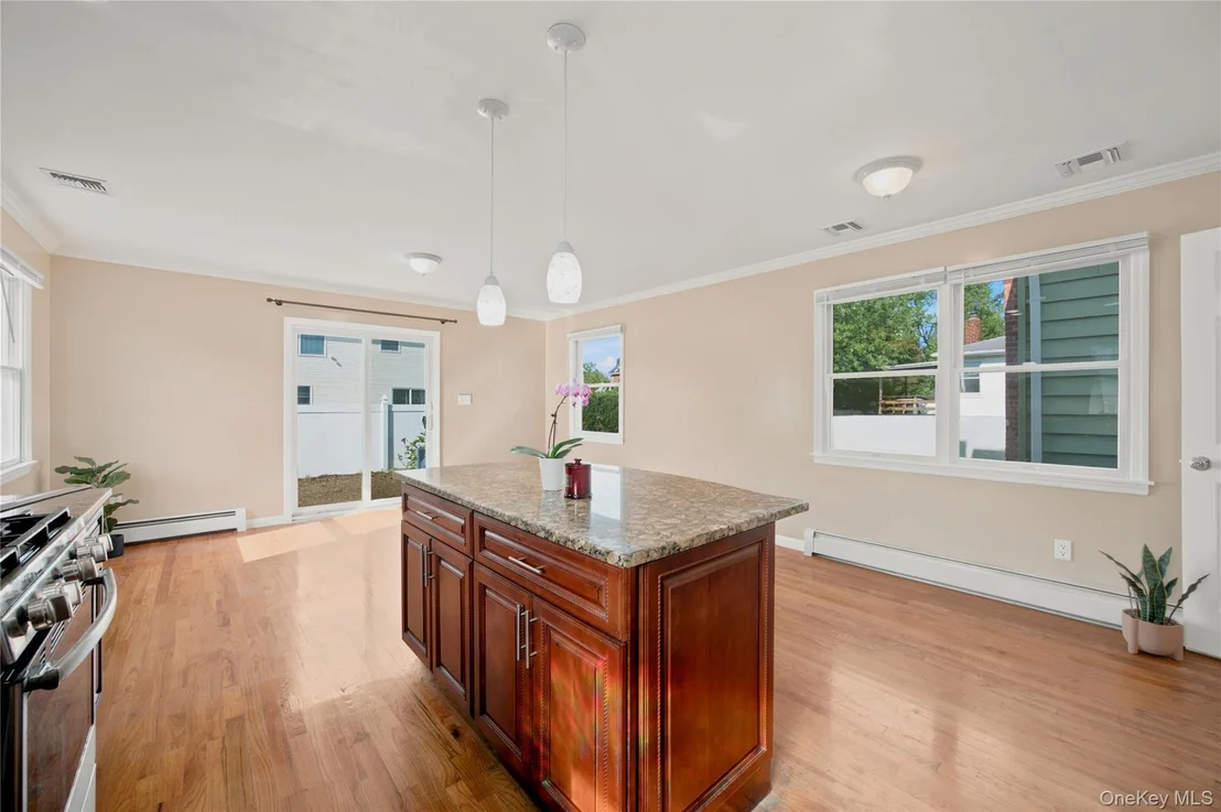 Photo of 33 3rd Avenue