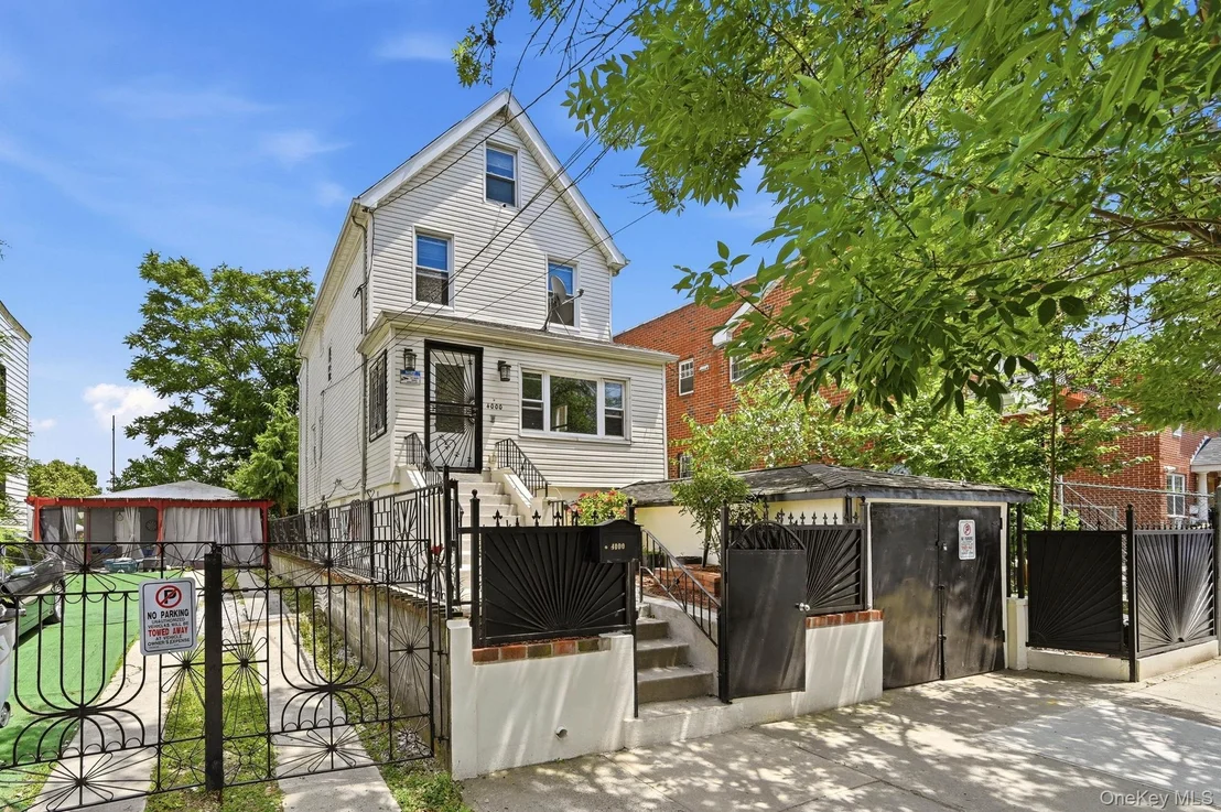 Photo of 4000 Pratt Avenue