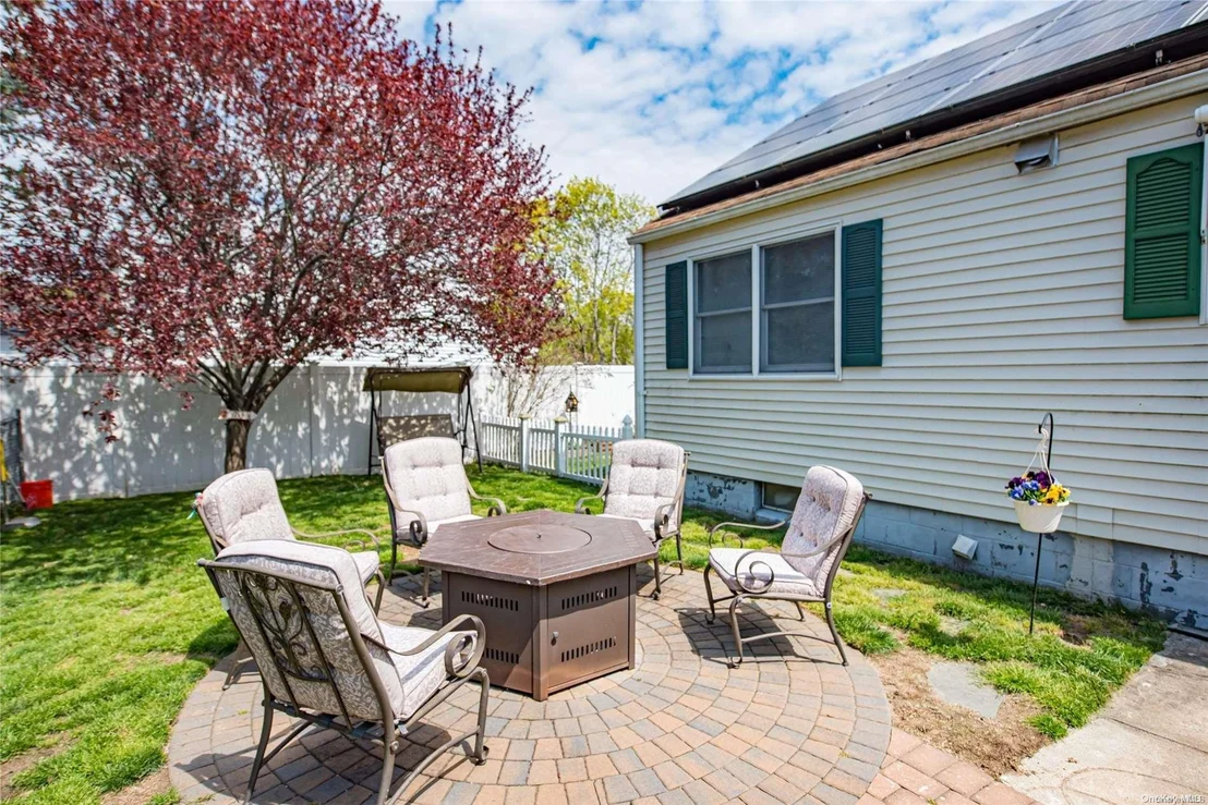 Photo of 92 Maple Avenue