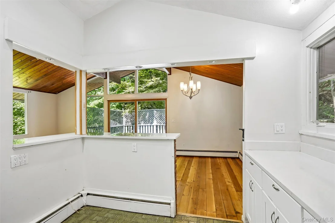 Photo of 951 Haverstraw Road