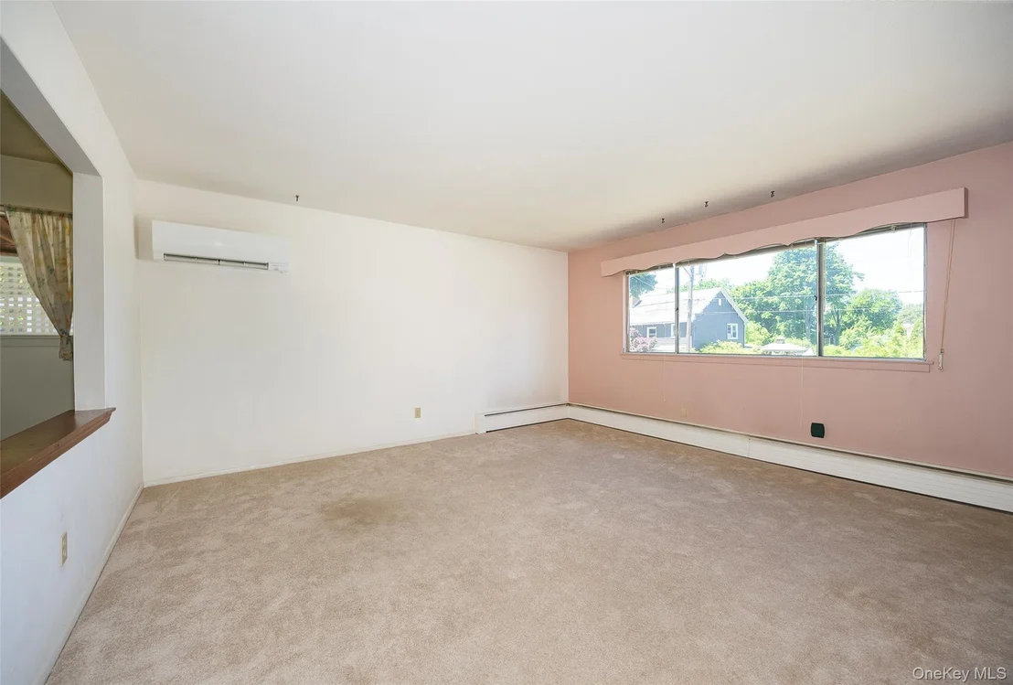 Photo of 22 Howland Avenue