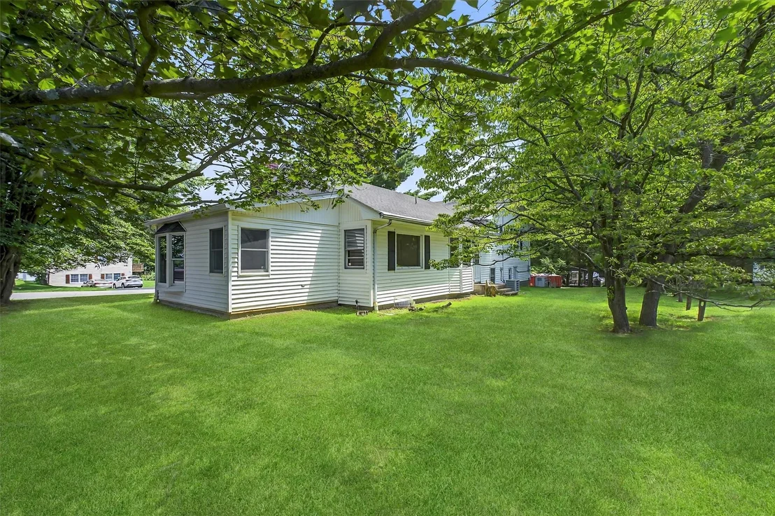 Photo of 21 Sunnycrest Road