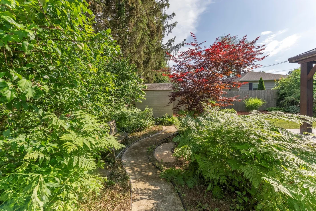 Photo of 1076 Decker Street