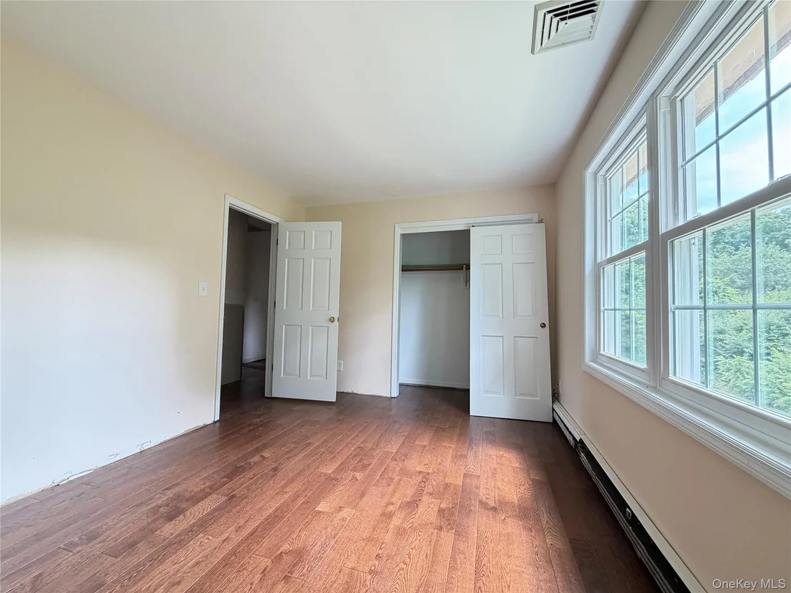 Photo of 18 Fox Run