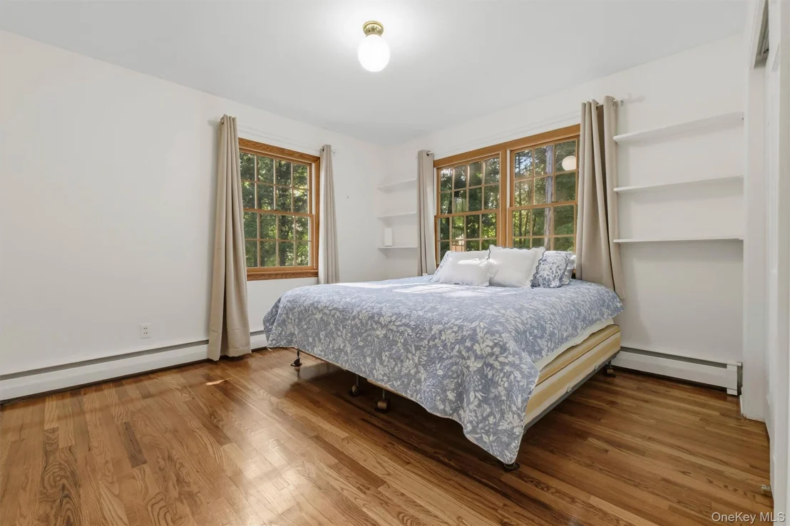 Photo of 10 Oak Bend Road