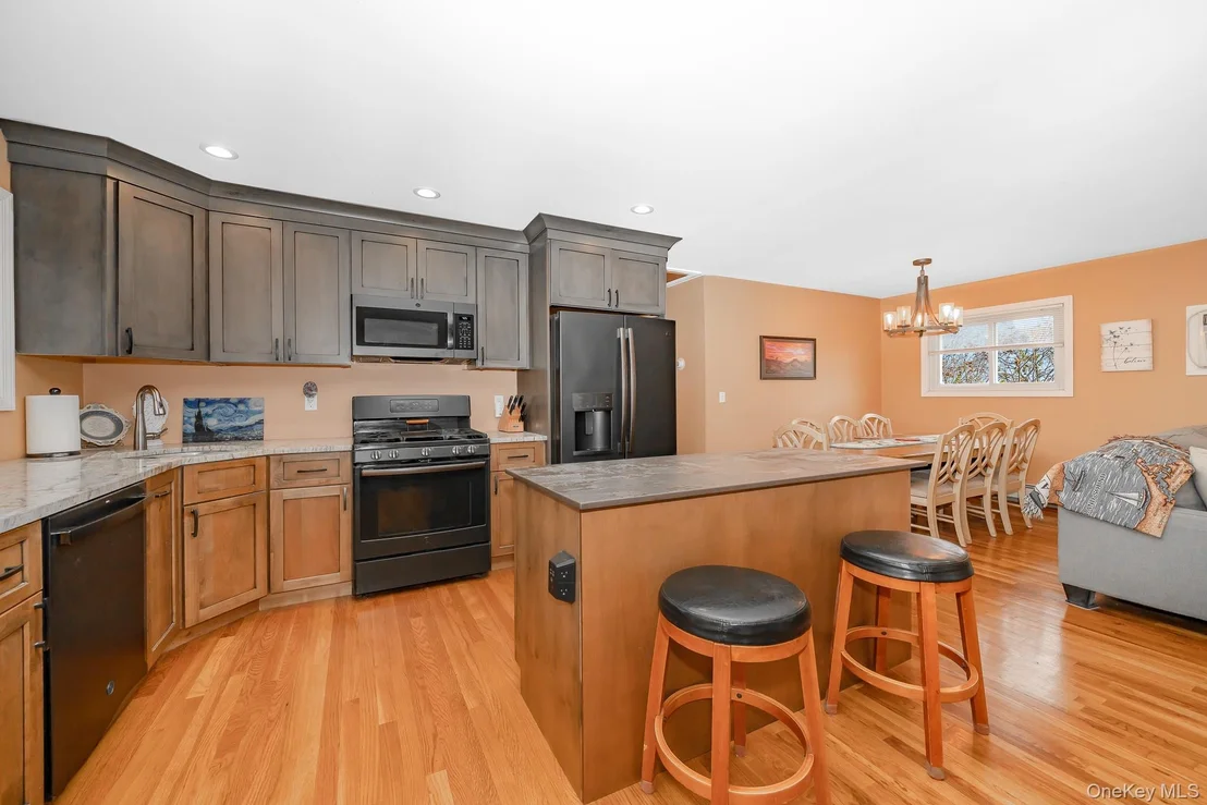 Photo of 827 Bermuda Road