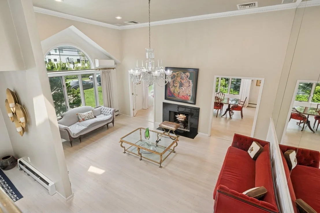 Photo of 2525 Beverly Road