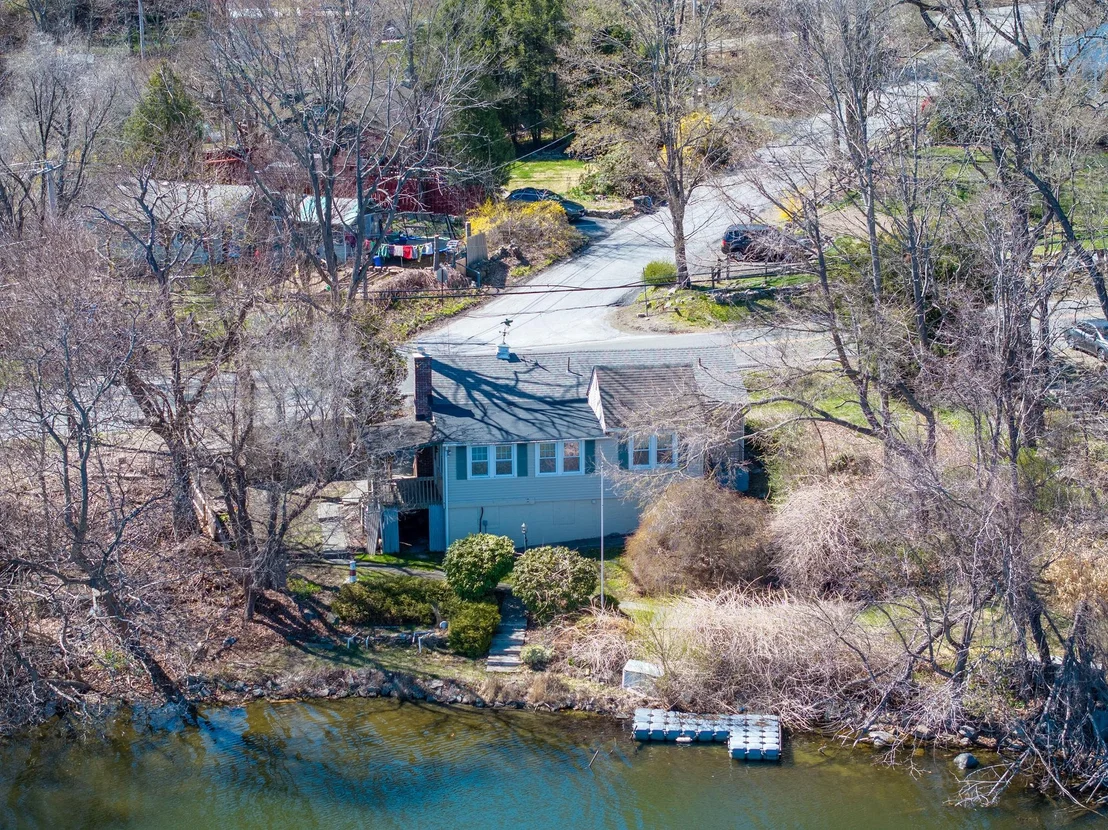 Photo of 215 Haviland Drive