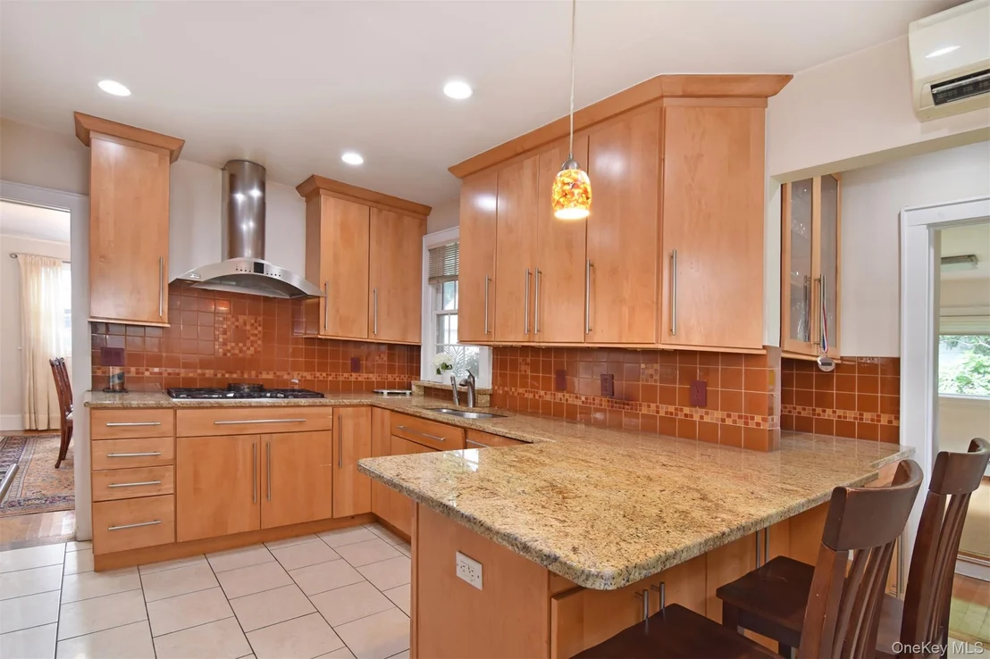 Photo of 579 Manor Lane
