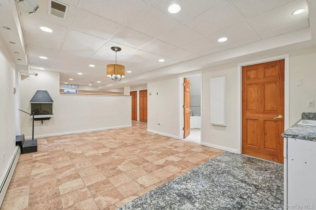 Photo of 808 Wolfs Lane