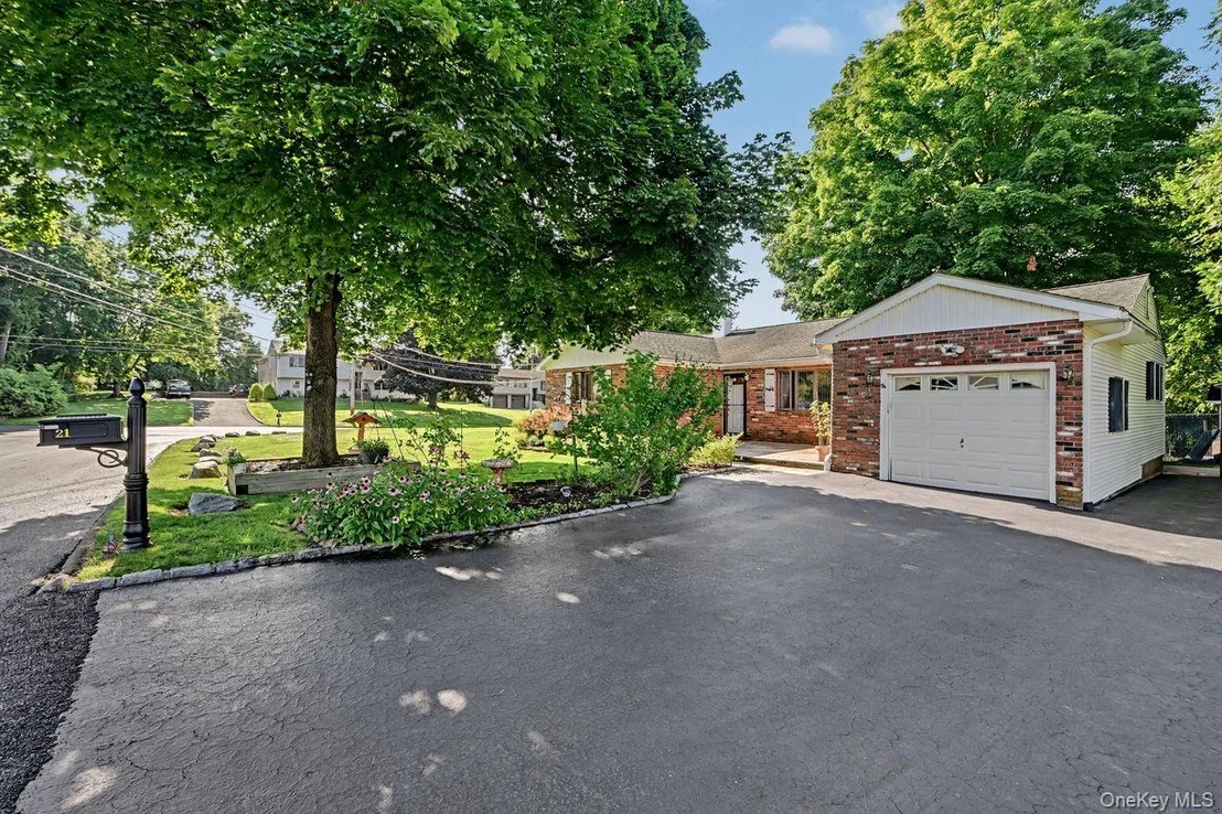 Photo of 21 Clematis Road