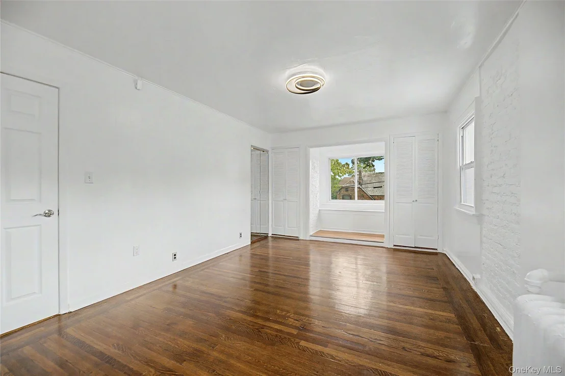 Photo of 25 Longmeadow Road