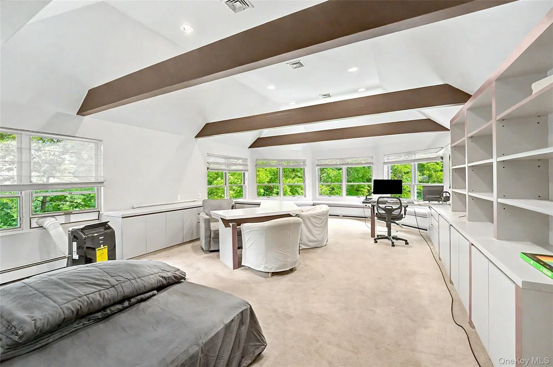 Photo of 6 The Maples