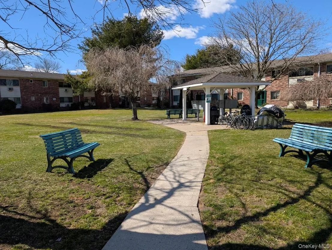 Photo of Unit 7B at 2435 Union Boulevard