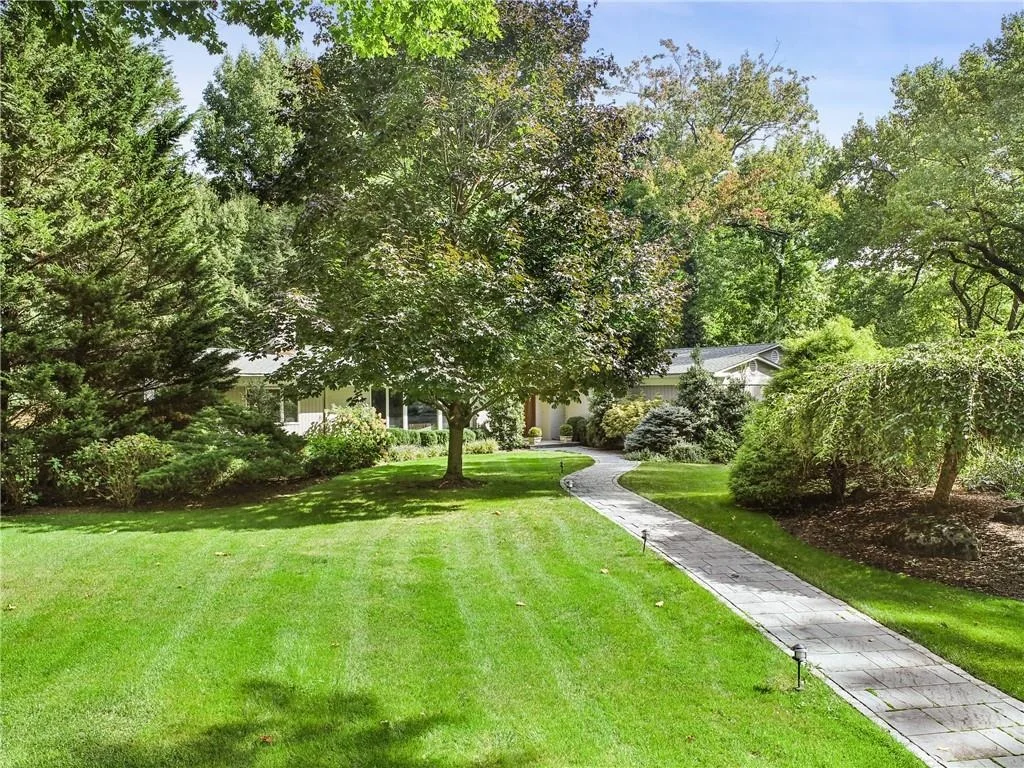 Photo of 2 Winding Brook Drive