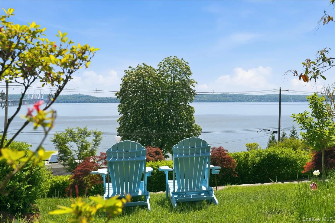 Photo of 91 River Road