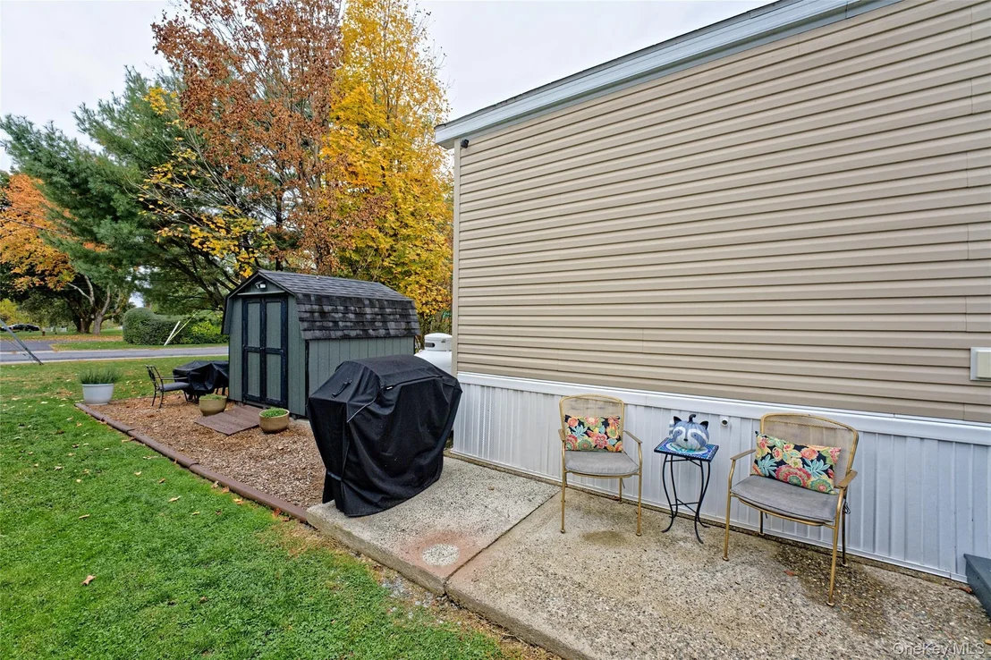Photo of 28 Matthew Dr, Castleton