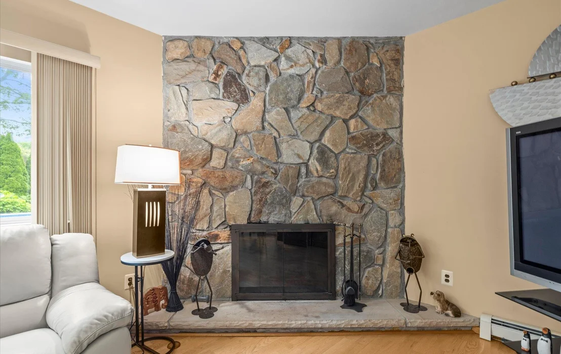 Photo of 34 Oak Meadow Road