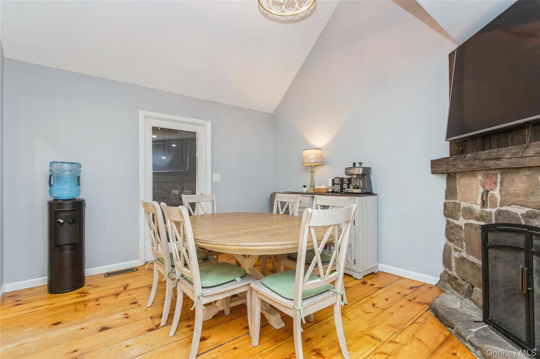 Photo of 324 Garrison Woods Lane