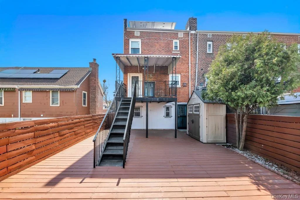 Photo of 3247 Fairmount Avenue