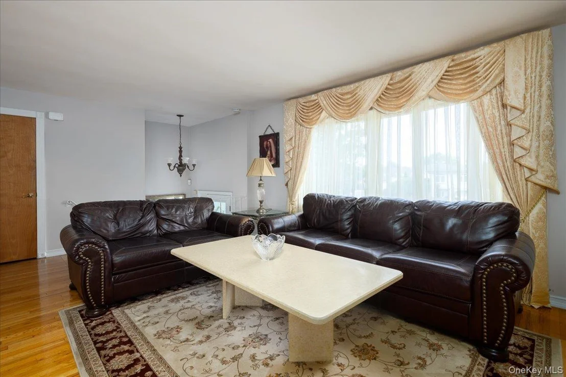 Photo of 242 Seidman Place