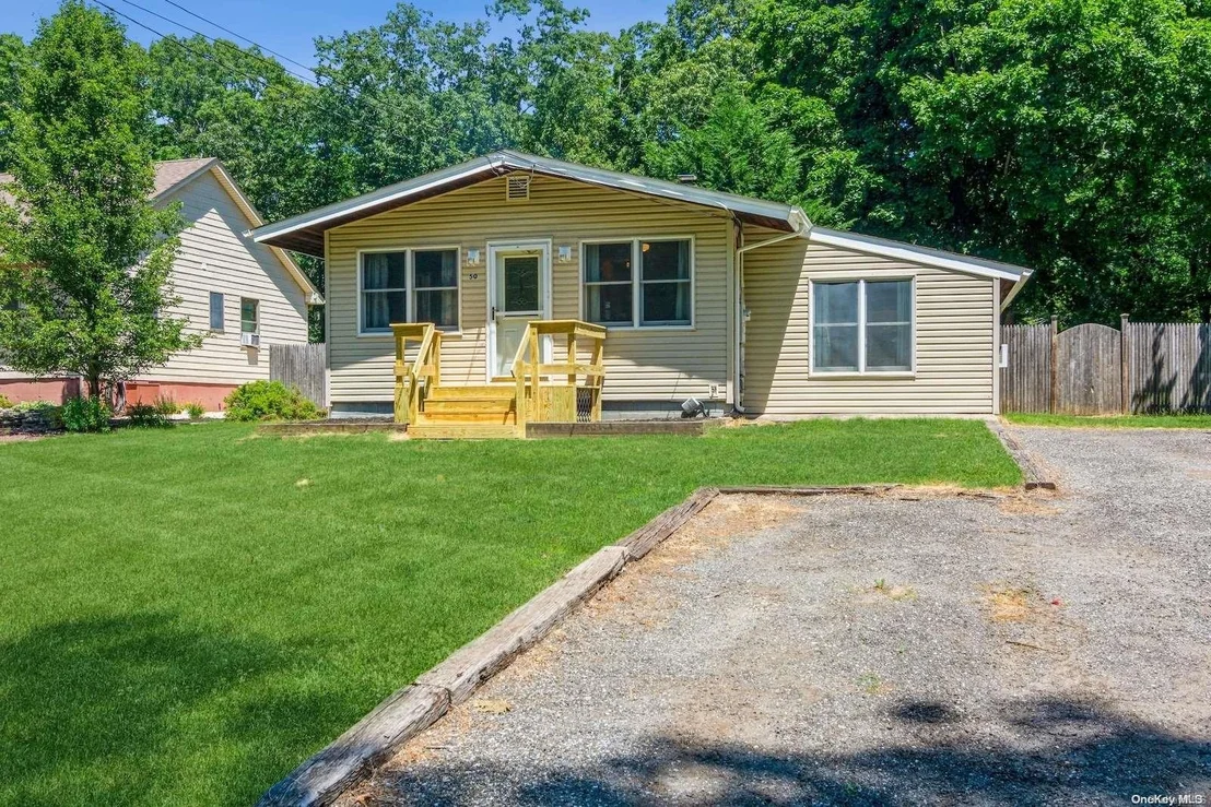 Photo of 50 Phillips Lane